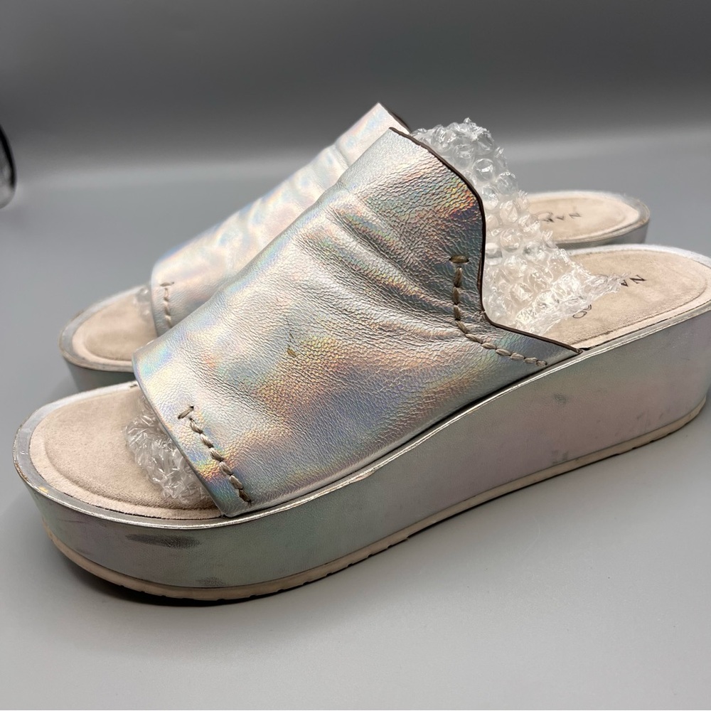Naked feet Reno silver iridescent women’s slip on platform sandals size 7.5 W